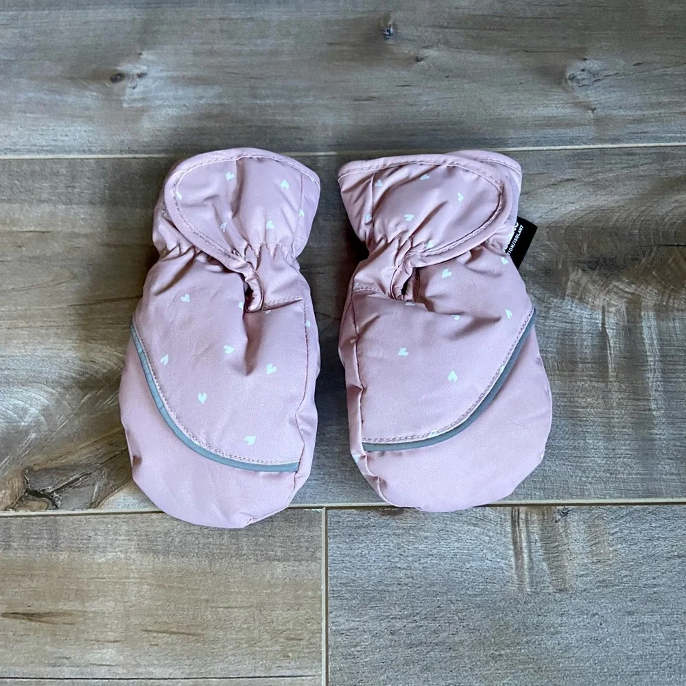 H&M Water-repellent Ski Mittens in Pink Hearts